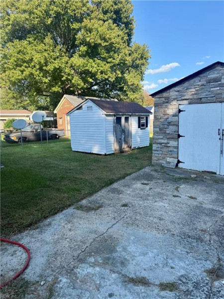 Photo 17 of 18 residential for sale in Norfolk virginia