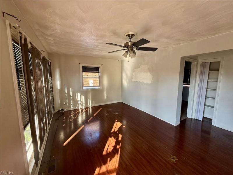 Photo 5 of 18 residential for sale in Norfolk virginia