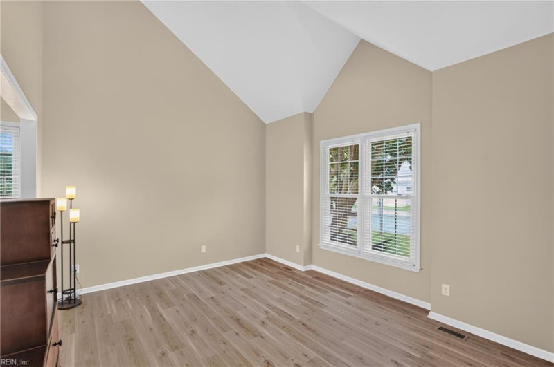 Photo 16 of 35 residential for sale in York County virginia