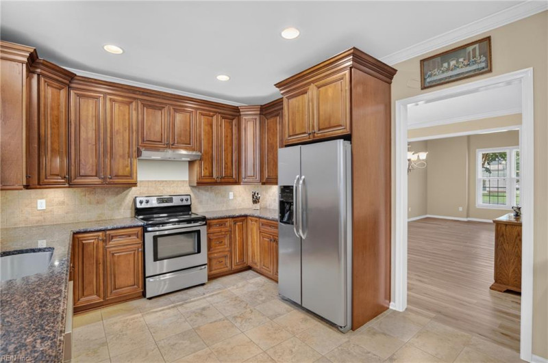Photo 6 of 35 residential for sale in York County virginia