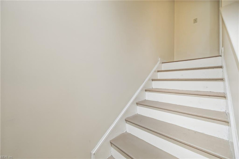 Photo 13 of 33 residential for sale in Newport News virginia
