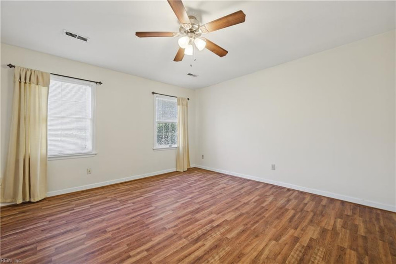 Photo 16 of 33 residential for sale in Newport News virginia