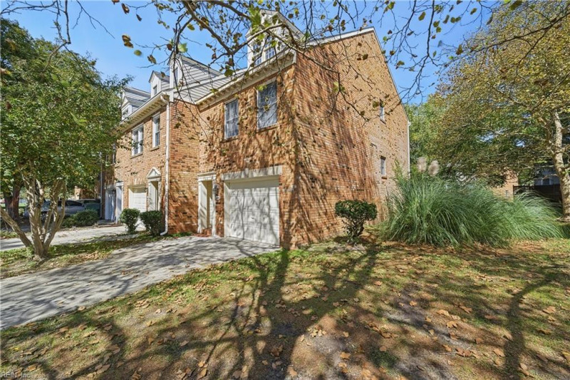 Photo 3 of 33 residential for sale in Newport News virginia