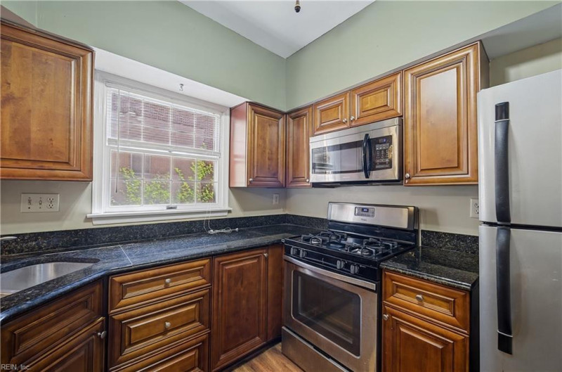 Photo 9 of 33 residential for sale in Newport News virginia