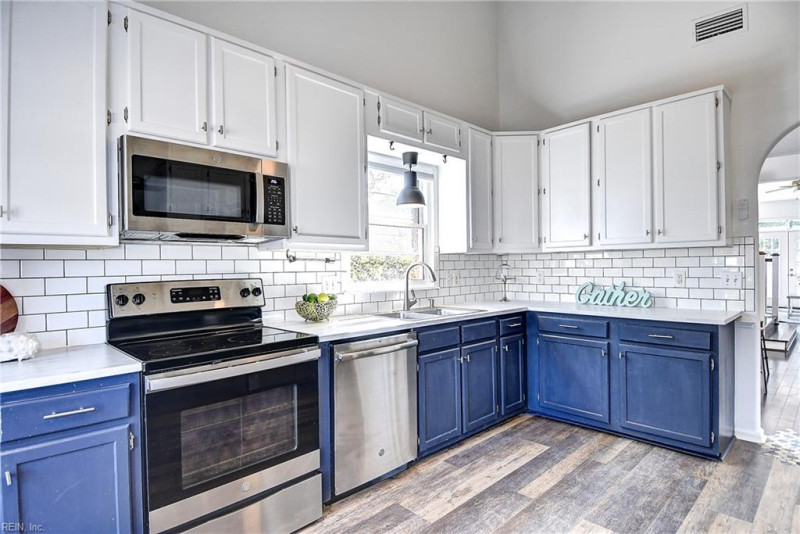 Photo 4 of 48 residential for sale in Virginia Beach virginia
