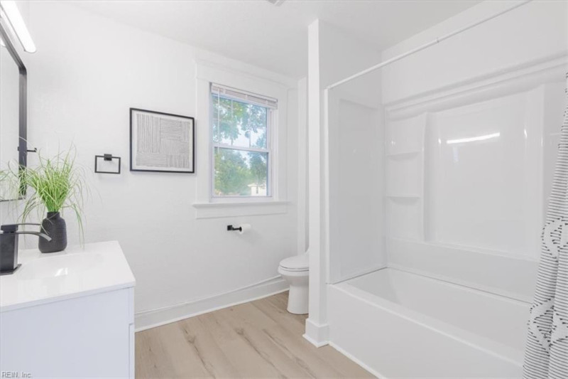 Photo 17 of 31 residential for sale in Norfolk virginia