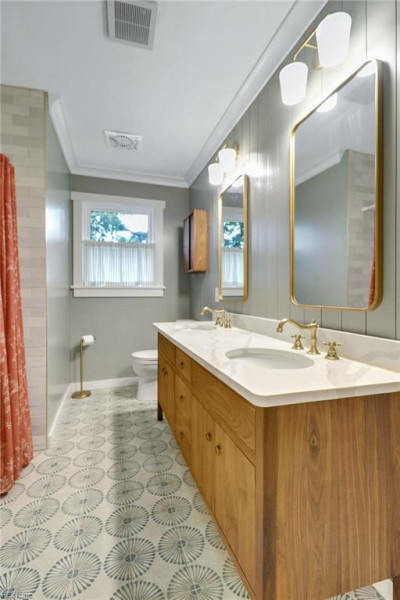 Photo 13 of 34 residential for sale in Chesapeake virginia