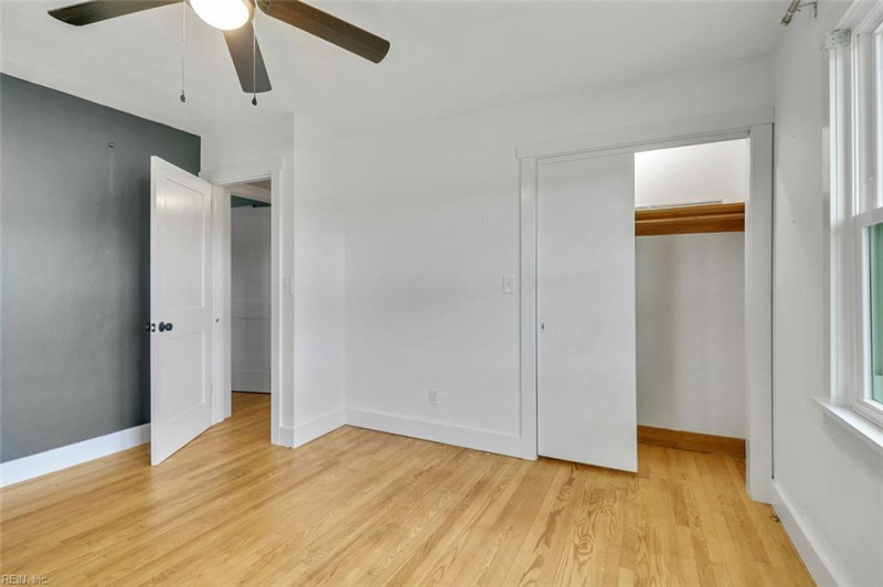 Photo 21 of 34 residential for sale in Chesapeake virginia