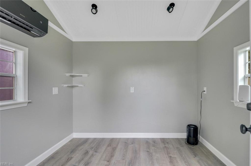 Photo 22 of 34 residential for sale in Chesapeake virginia