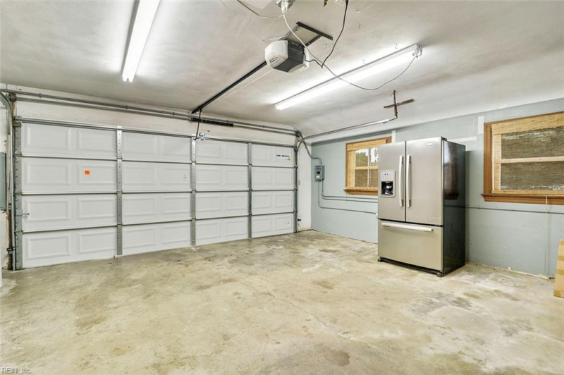 Photo 25 of 34 residential for sale in Chesapeake virginia