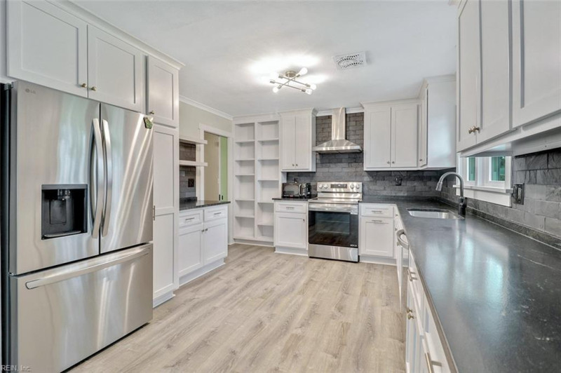 Photo 6 of 34 residential for sale in Chesapeake virginia