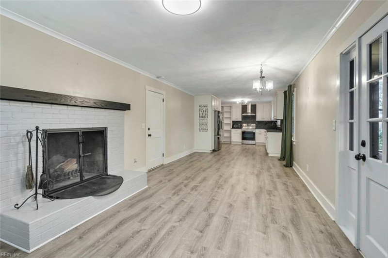 Photo 9 of 34 residential for sale in Chesapeake virginia