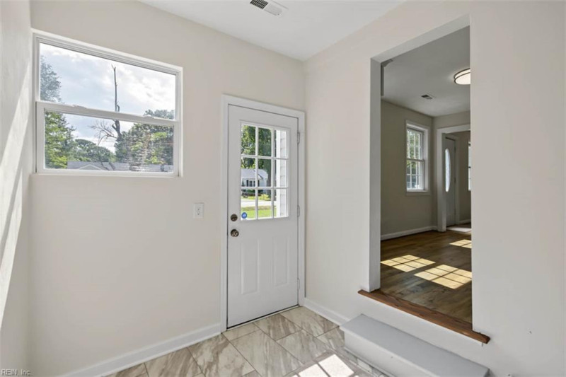 Photo 17 of 31 residential for sale in Newport News virginia