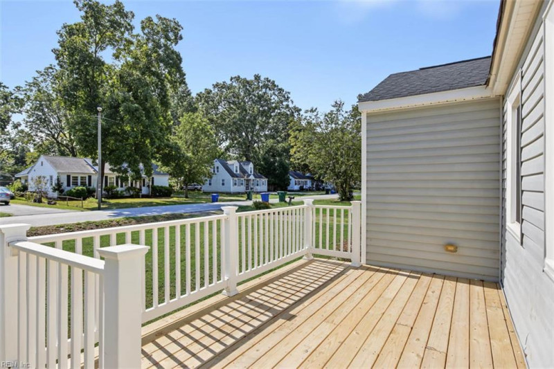 Photo 5 of 31 residential for sale in Newport News virginia