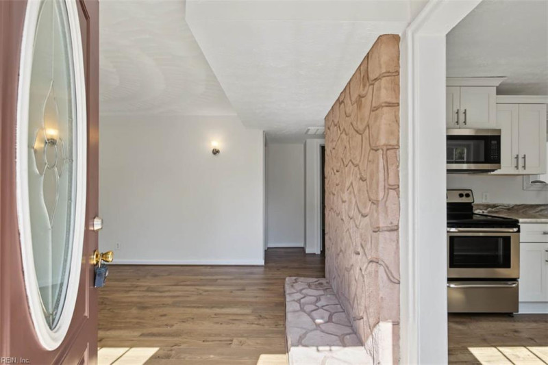 Photo 6 of 31 residential for sale in Newport News virginia