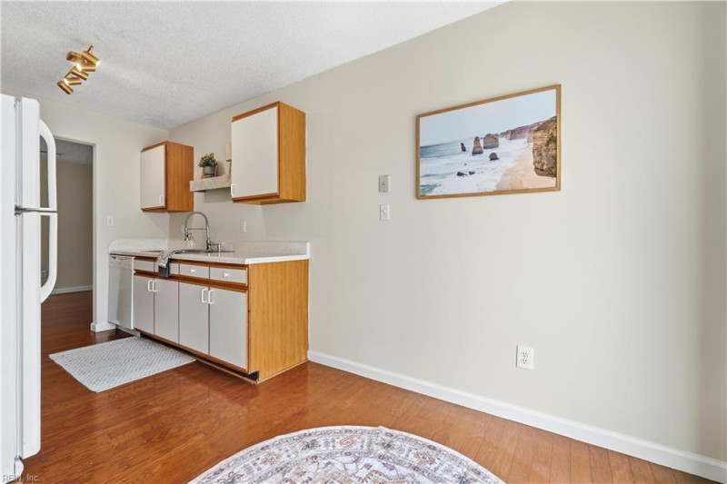 Photo 13 of 35 residential for sale in Virginia Beach virginia