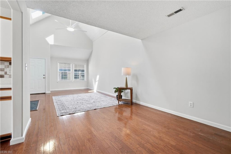 Photo 16 of 35 residential for sale in Virginia Beach virginia