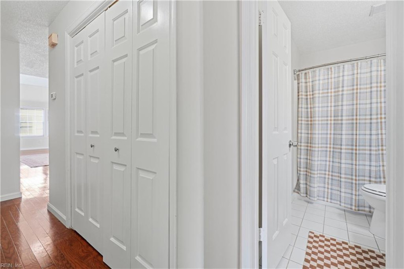 Photo 17 of 35 residential for sale in Virginia Beach virginia