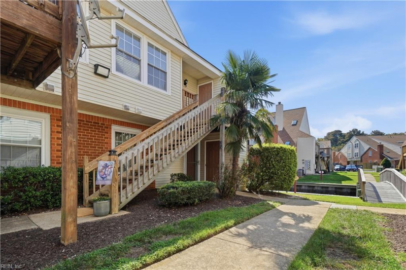 Photo 2 of 35 residential for sale in Virginia Beach virginia