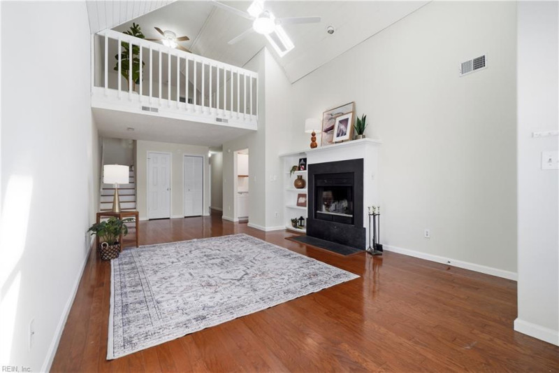 Photo 4 of 35 residential for sale in Virginia Beach virginia