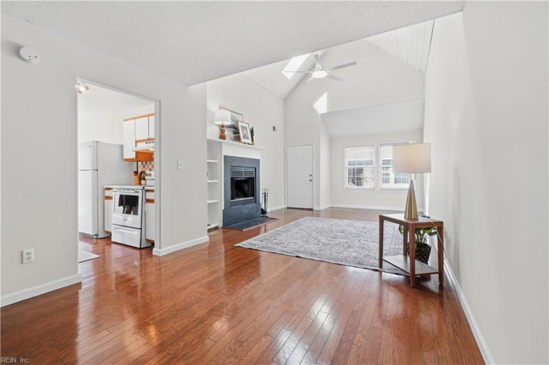 Photo 7 of 35 residential for sale in Virginia Beach virginia