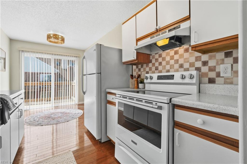 Photo 9 of 35 residential for sale in Virginia Beach virginia
