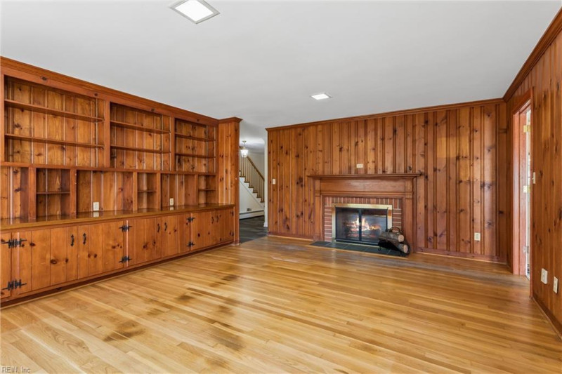 Photo 16 of 38 residential for sale in Hampton virginia