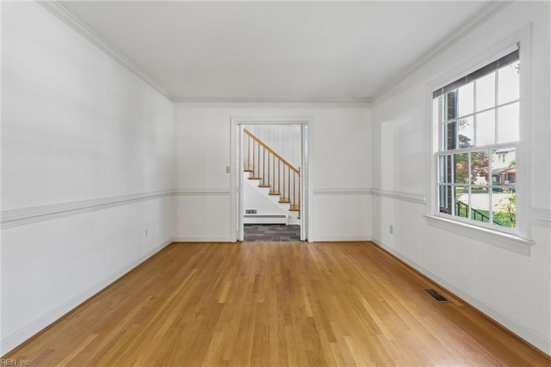 Photo 3 of 38 residential for sale in Hampton virginia