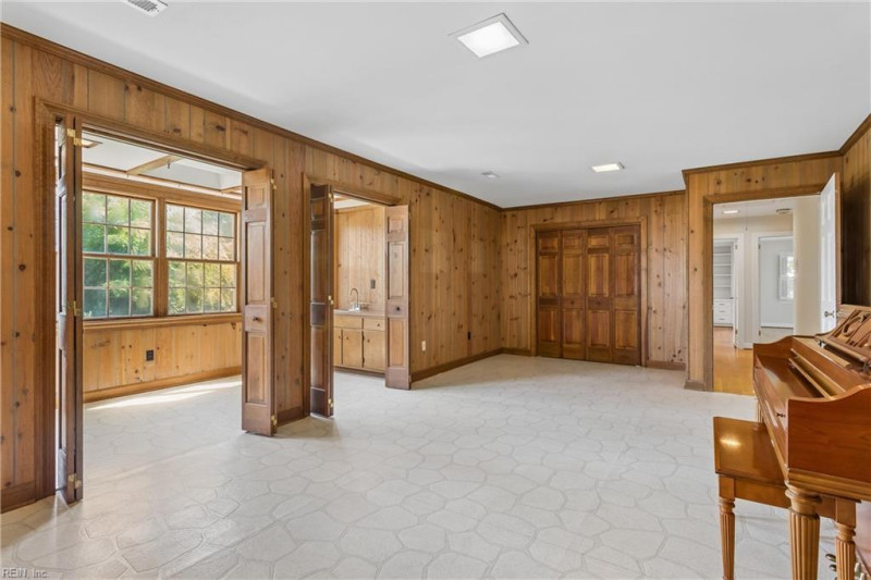 Photo 33 of 38 residential for sale in Hampton virginia