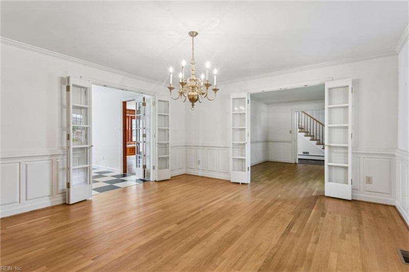 Photo 5 of 38 residential for sale in Hampton virginia