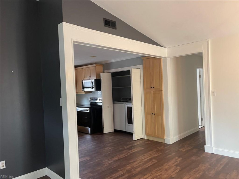 Photo 3 of 14 residential for sale in Virginia Beach virginia