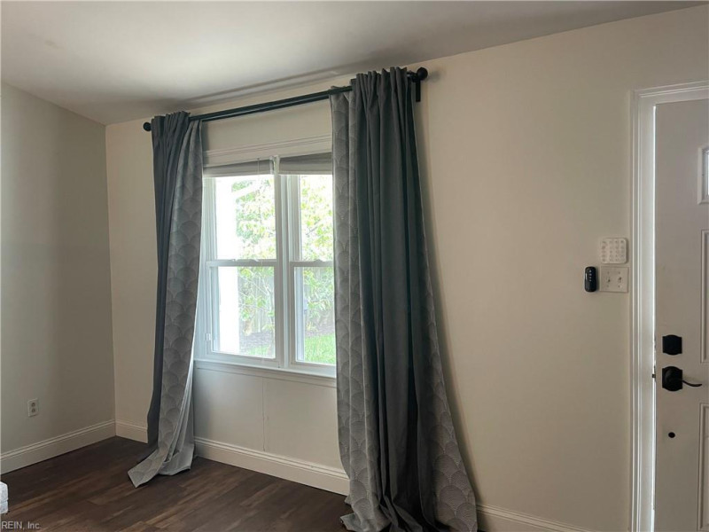 Photo 5 of 14 residential for sale in Virginia Beach virginia