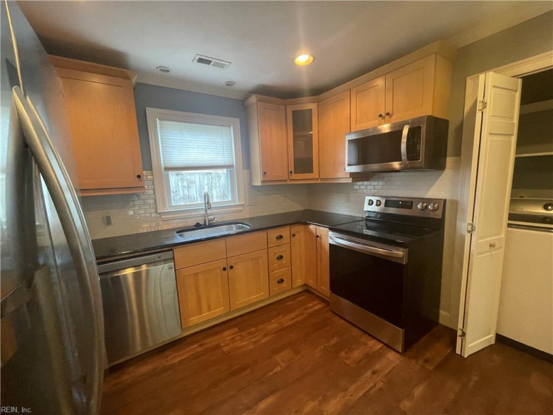 Photo 7 of 14 residential for sale in Virginia Beach virginia