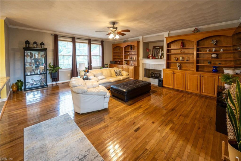 Photo 10 of 50 residential for sale in Chesapeake virginia
