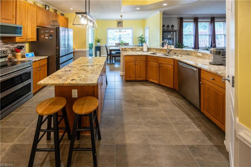 Photo 14 of 50 residential for sale in Chesapeake virginia
