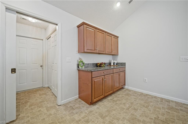 Photo 11 of 31 residential for sale in York County virginia