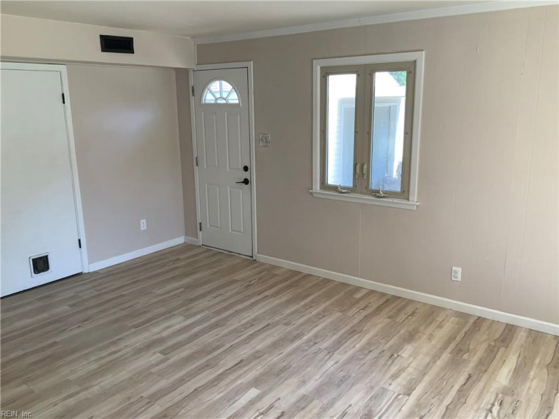 Photo 13 of 28 residential for sale in Chesapeake virginia Photo 13 of 28 residential for sale in Chesapeake virginia