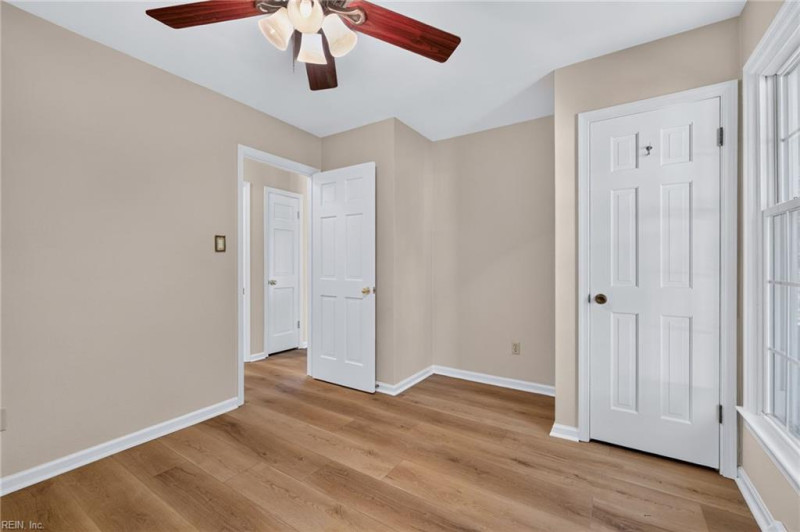 Photo 21 of 35 residential for sale in Chesapeake virginia