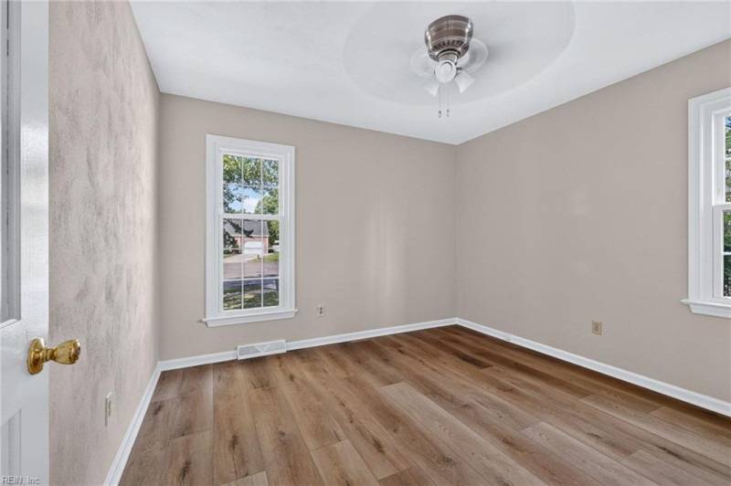Photo 23 of 35 residential for sale in Chesapeake virginia