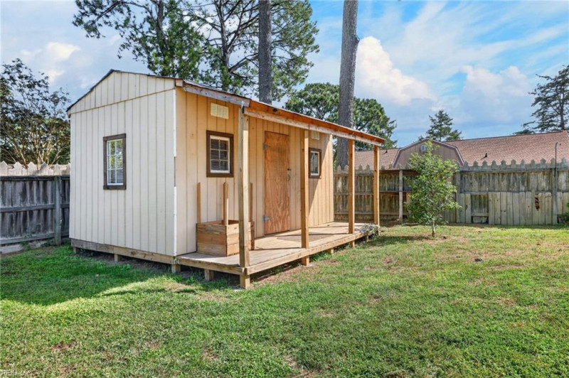 Photo 32 of 35 residential for sale in Chesapeake virginia