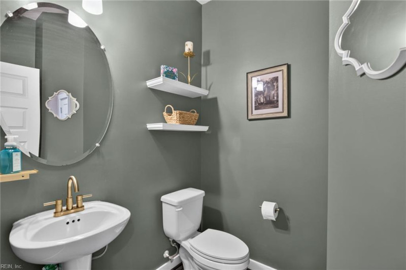 Photo 16 of 37 residential for sale in Chesapeake virginia