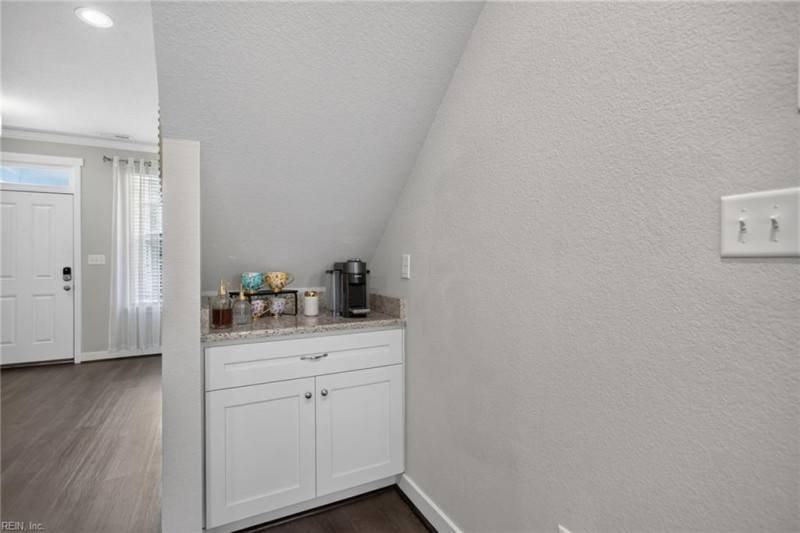 Photo 17 of 37 residential for sale in Chesapeake virginia