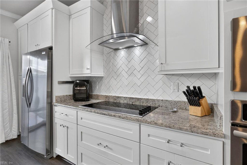 Photo 8 of 37 residential for sale in Chesapeake virginia
