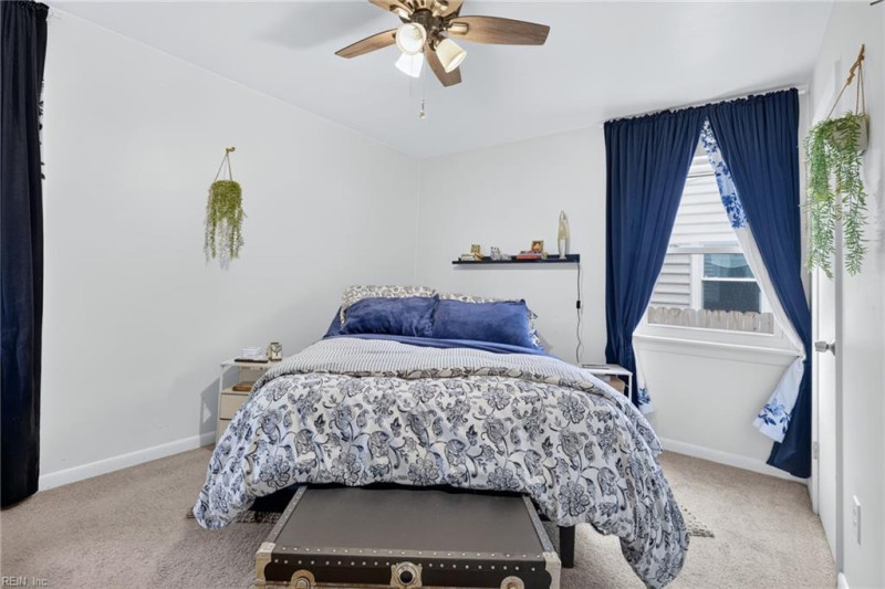 Photo 15 of 26 residential for sale in Hampton virginia