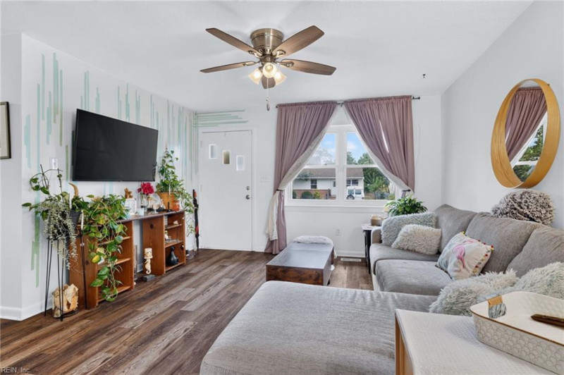 Photo 4 of 26 residential for sale in Hampton virginia