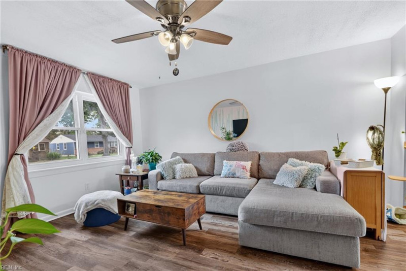 Photo 5 of 26 residential for sale in Hampton virginia