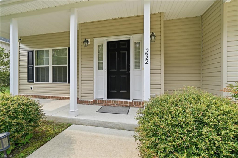 Photo 4 of 42 residential for sale in Isle of Wight County virginia