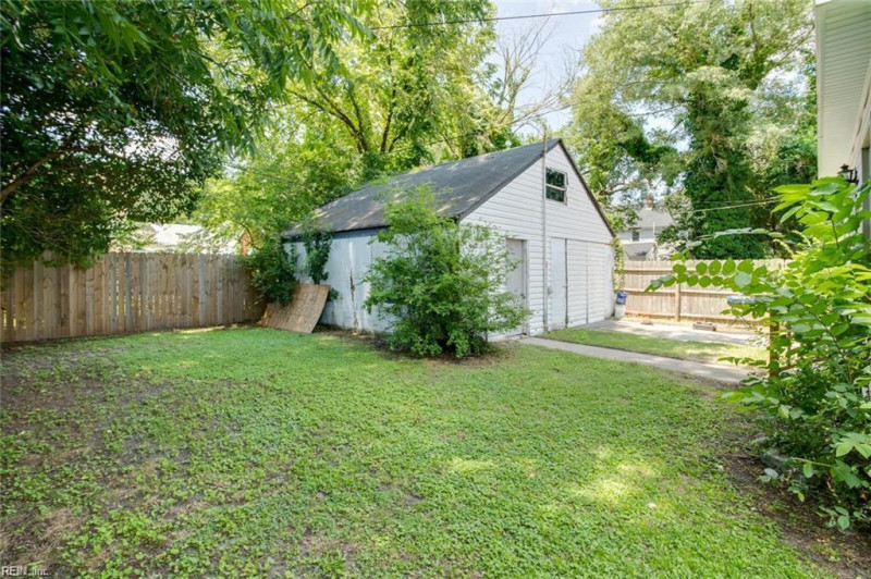 Photo 2 of 5 residential for sale in Portsmouth virginia