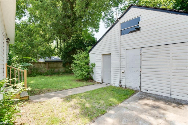 Photo 3 of 5 residential for sale in Portsmouth virginia