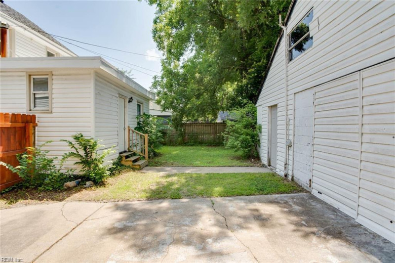 Photo 4 of 5 residential for sale in Portsmouth virginia